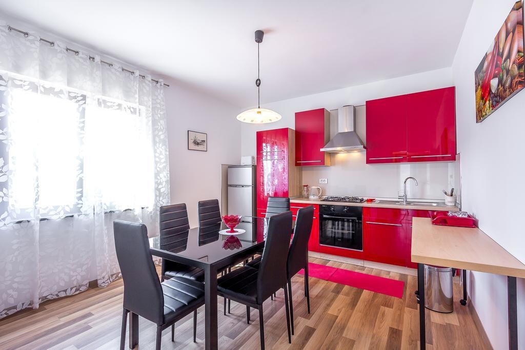 Apartment Miro プーラ 部屋 写真